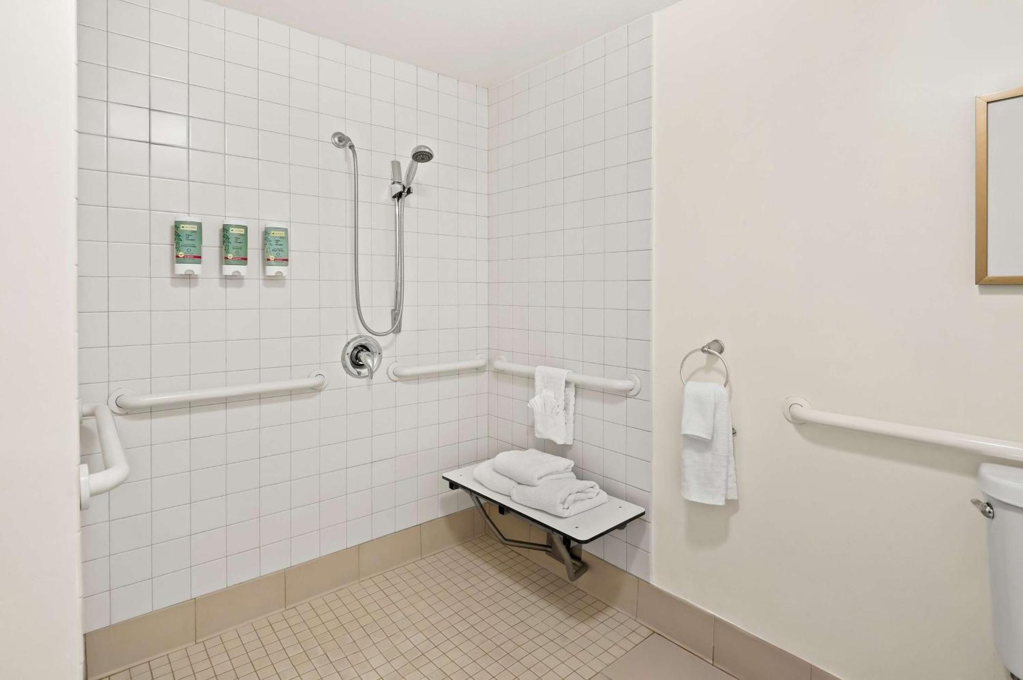 Best Western Ontario Mills Mall Экстерьер фото