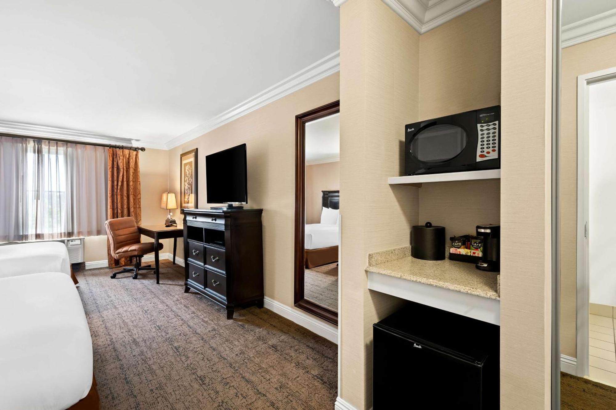 Best Western Ontario Mills Mall Экстерьер фото