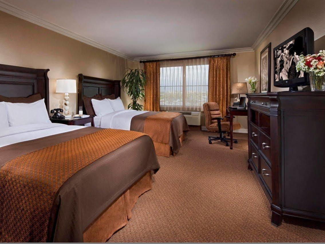 Best Western Ontario Mills Mall Экстерьер фото